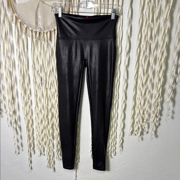 Spanx Faux Leather Look Leggings Size M - Picture 2 of 10